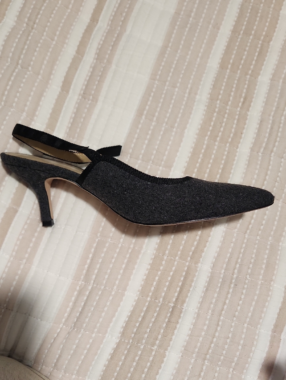 Ann Taylor Pointed Slingback Kitten Heel in Gray